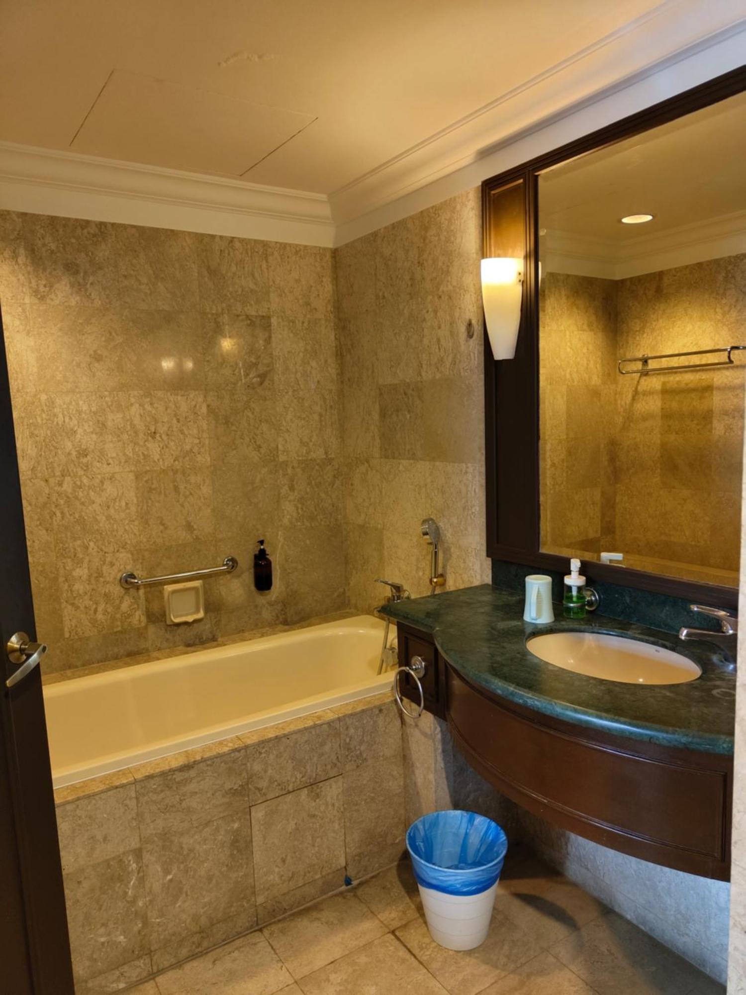 Lotus Infinity At Times Square East Lobby Pangsapuri
