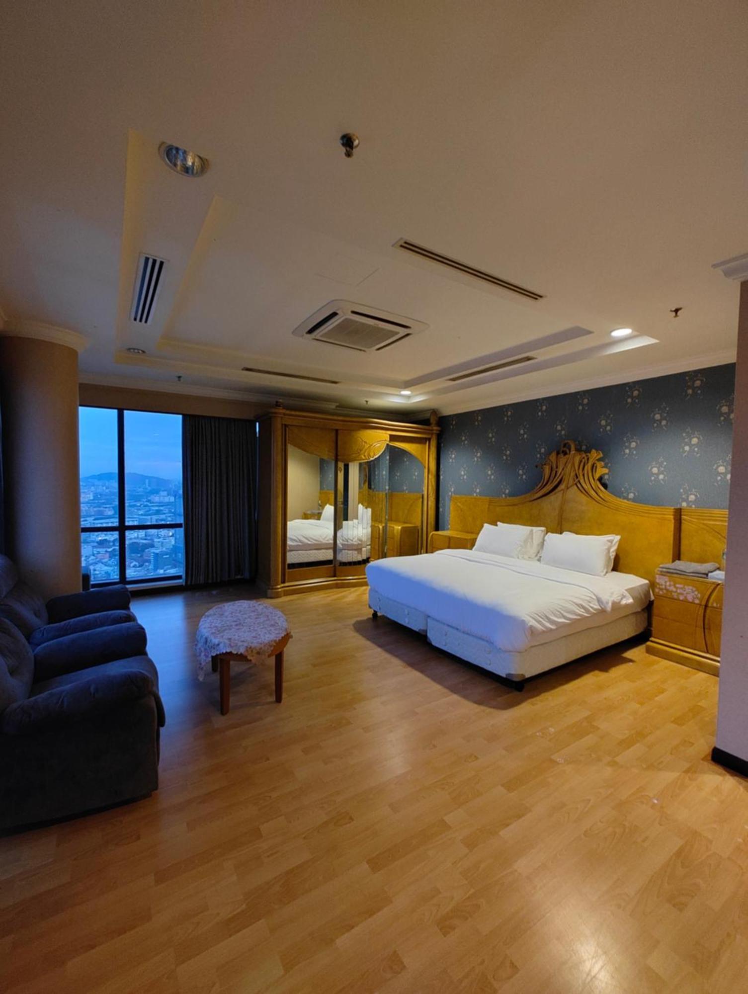 Lotus Infinity At Times Square East Lobby Pangsapuri Kuala Lumpur