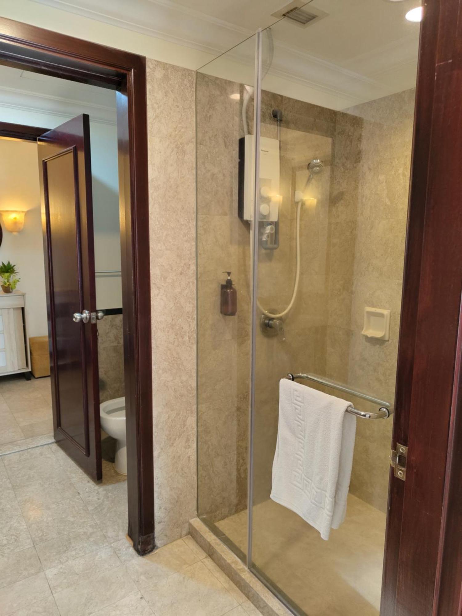 Lotus Infinity At Times Square East Lobby Pangsapuri