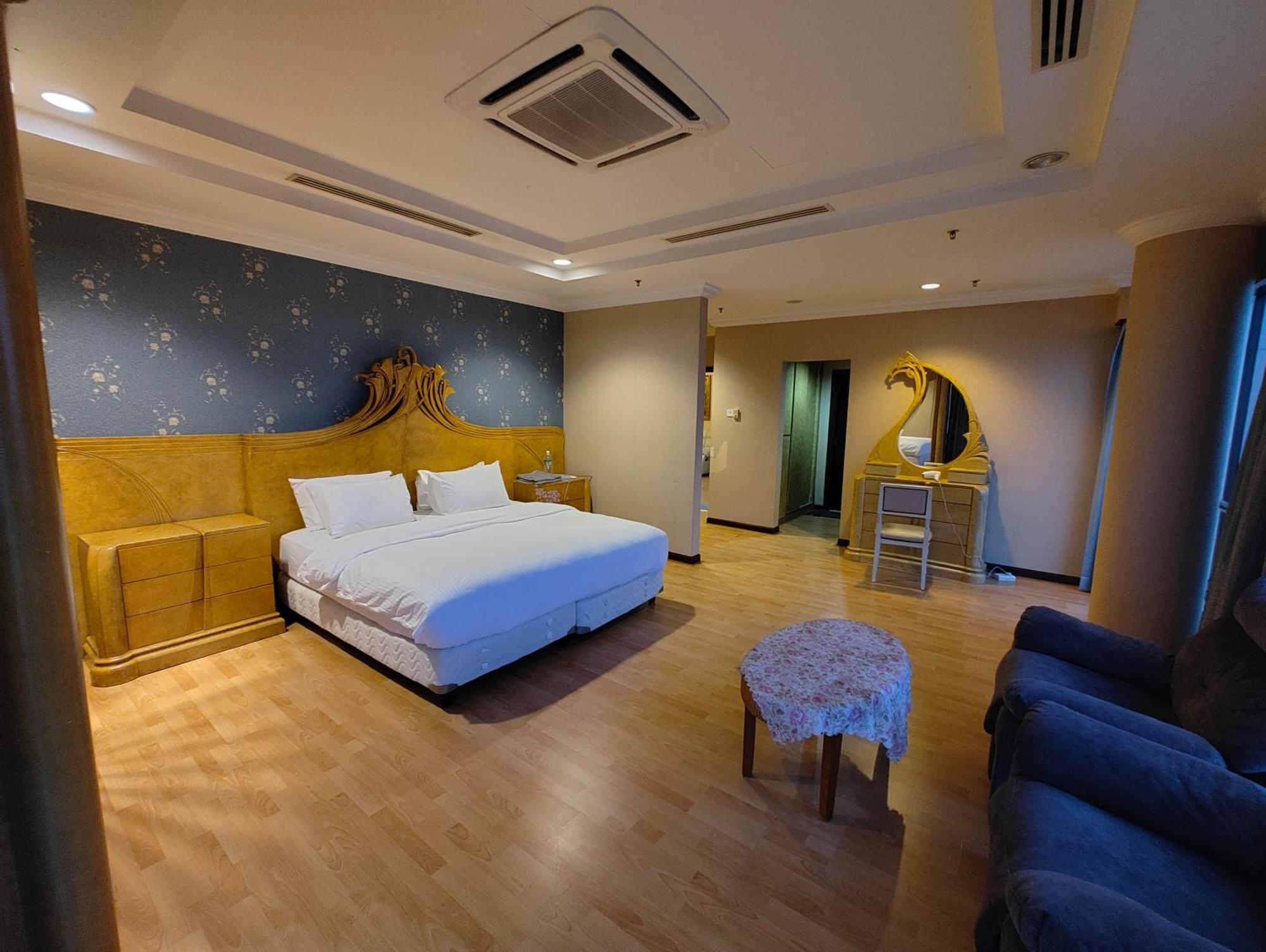 Lotus Infinity At Times Square East Lobby Pangsapuri *